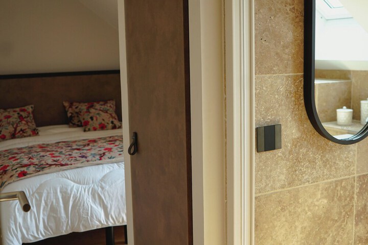 Room 26 of 49