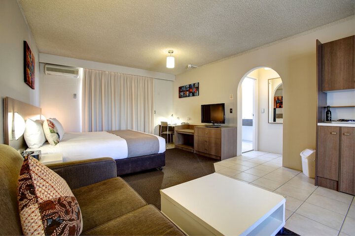 Room 4 of 97