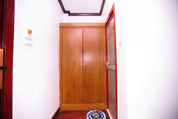 Room 15 of 103