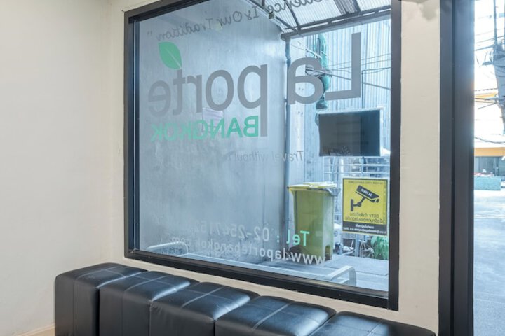 Entrance & Lobby