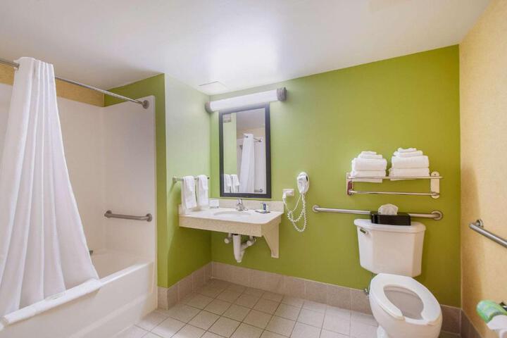 Double Accessible 2 Double Beds (3 of 12)