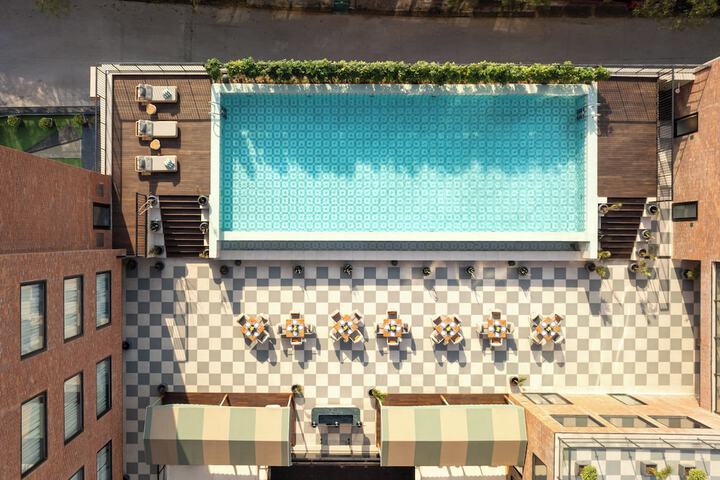 Pool 33 of 92