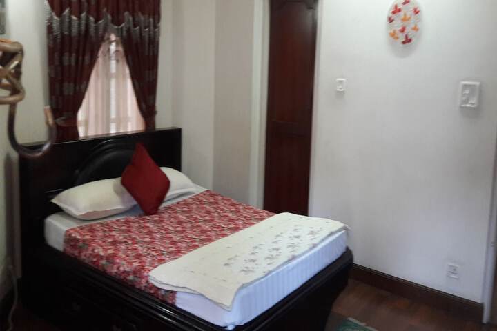 Room 3 of 7