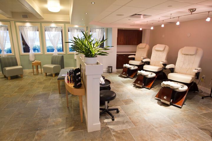 Nail salon