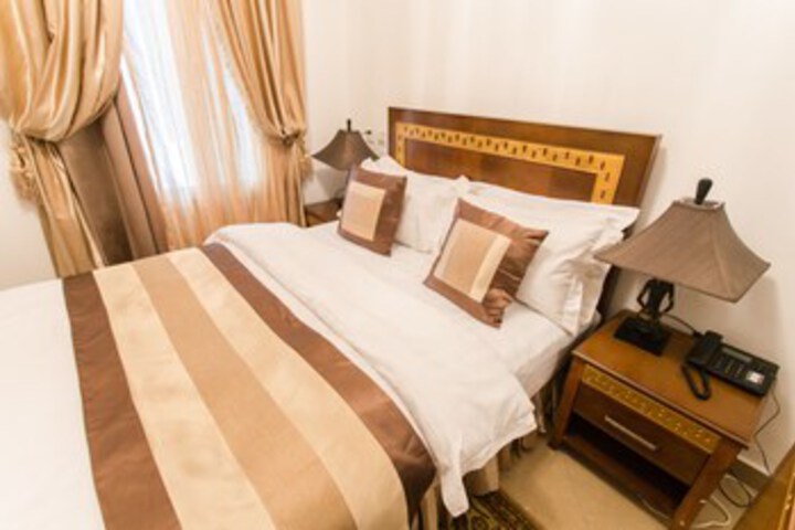 Room 14 of 25