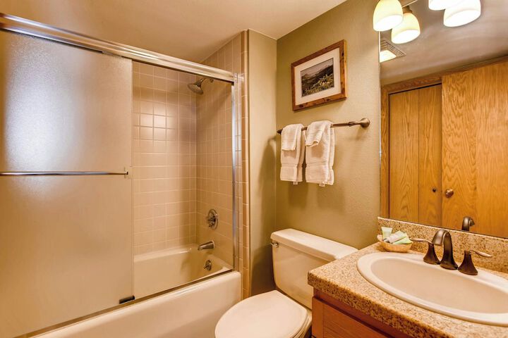 Room 180 of 229