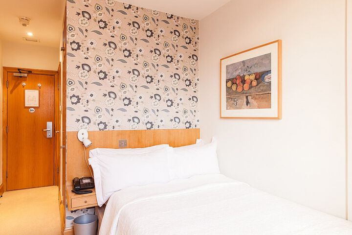 Room 40 of 100