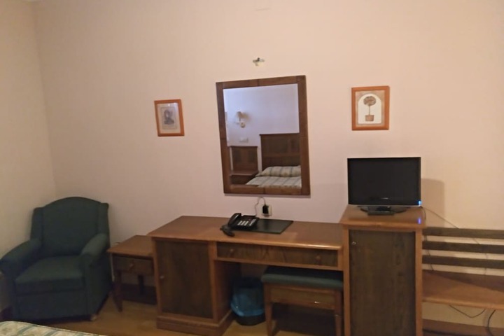 Room 11 of 22