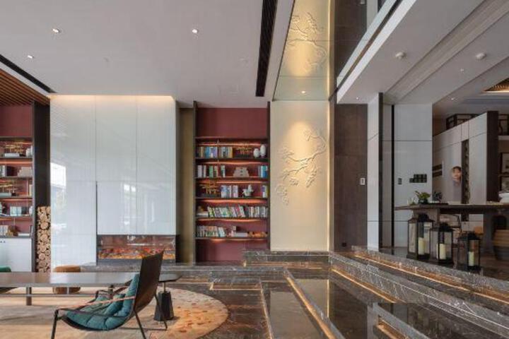 Yijian Hotel