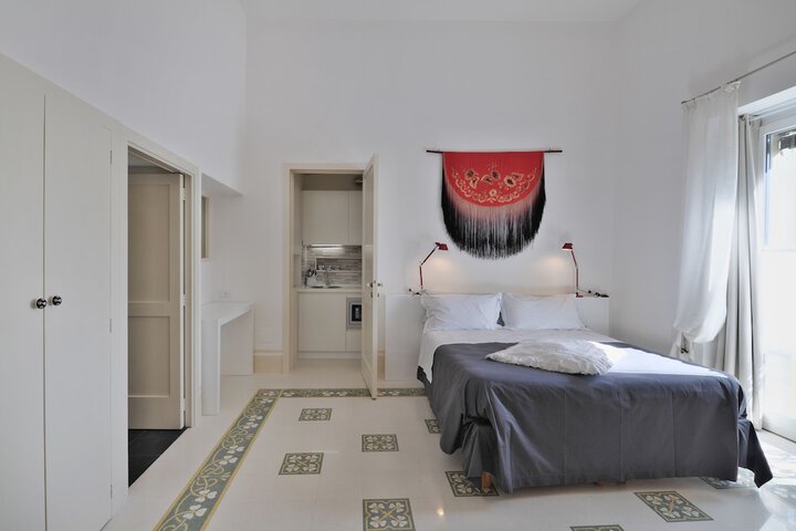 Room 9 of 50