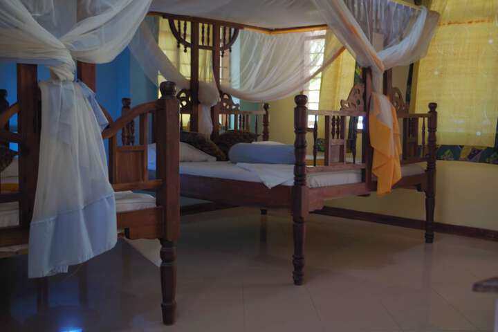 Room 15 of 161