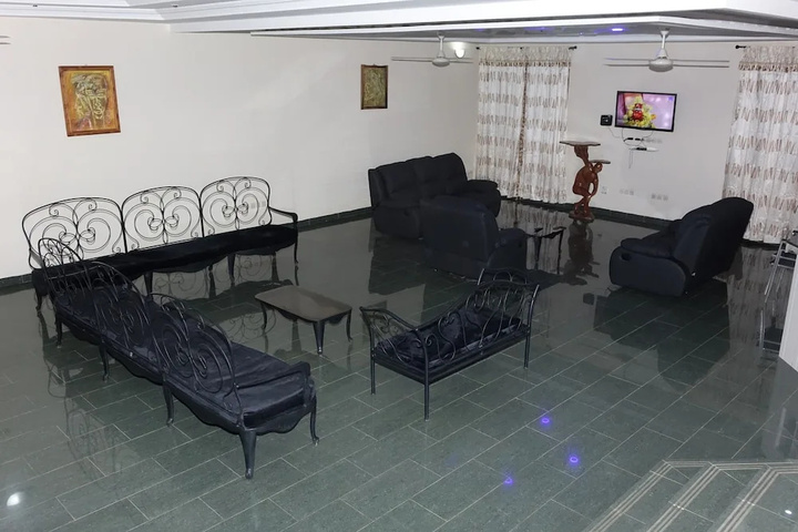 Room 12 of 19