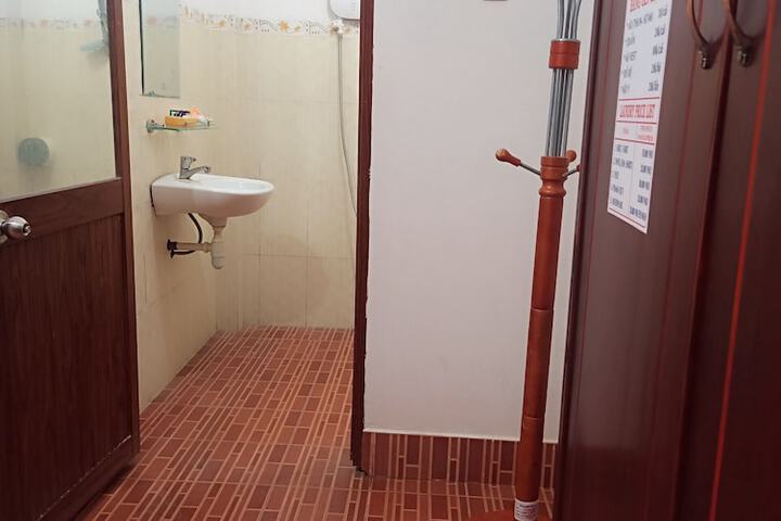 Room 44 of 105