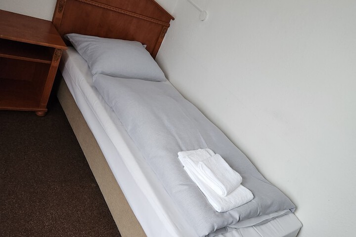 Room 10 of 21