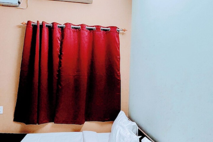 Room 13 of 63