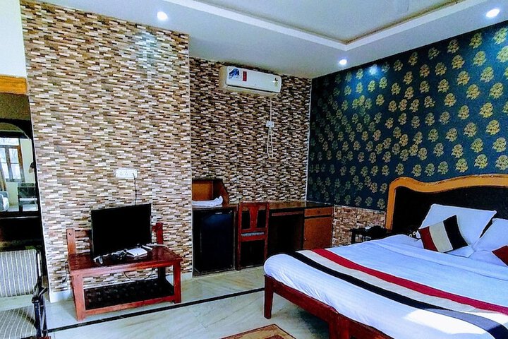 Room 28 of 67