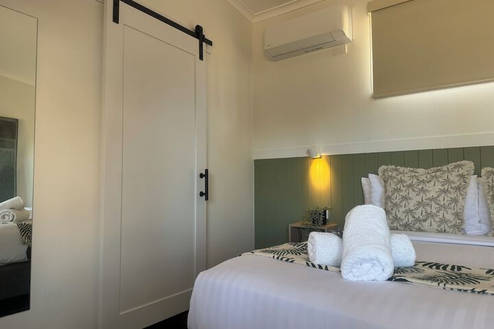 Room 8 of 27