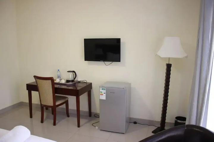 Room 3 of 16