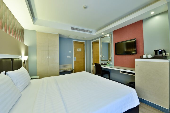 Room 11 of 35