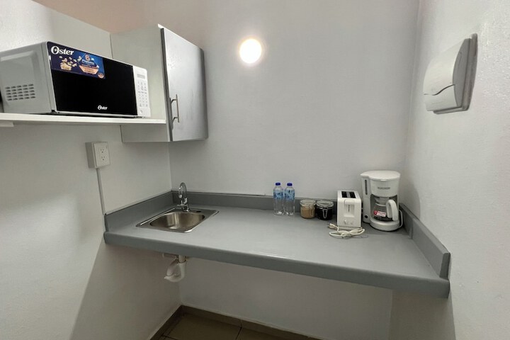 Room 10 of 29
