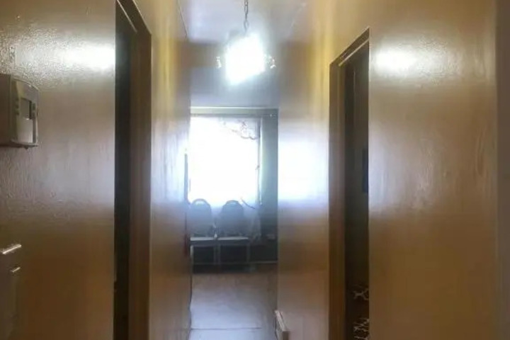 Room 8 of 11