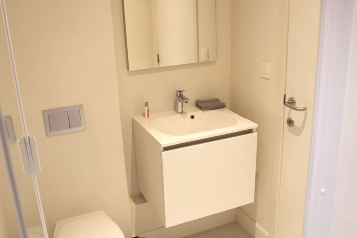 Room 5 of 37