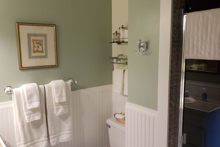 Room 35 of 53