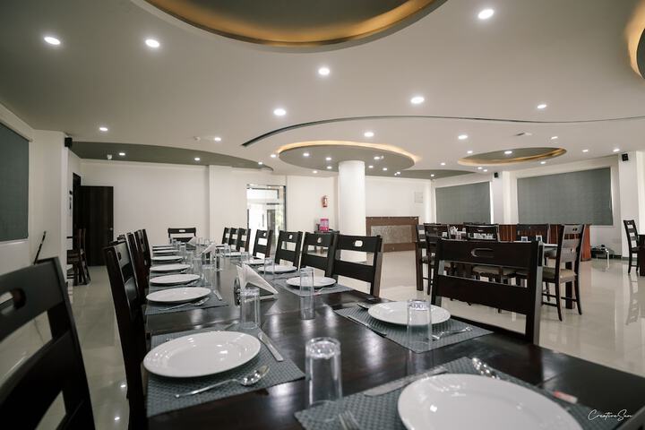 Dining 45 of 58