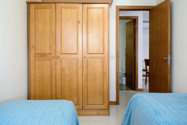 Room 12 of 32