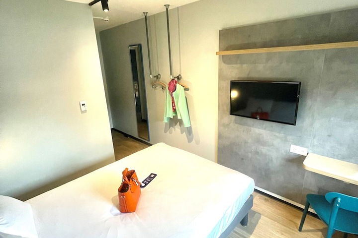 Room 12 of 44