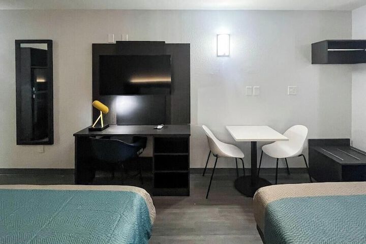 Room 21 of 40