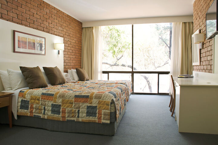 Room 6 of 38