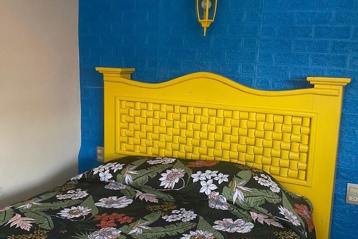 Room 6 of 11