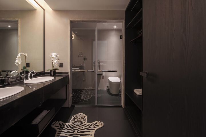 Room 42 of 45