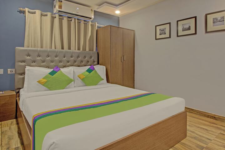 Room 15 of 29