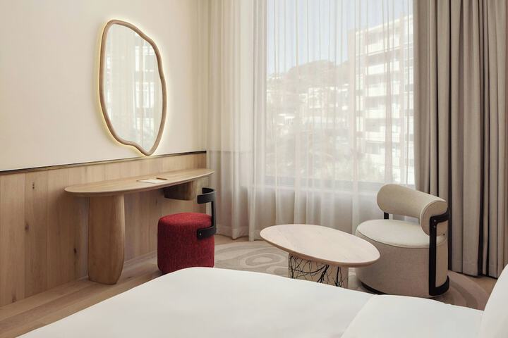 Room 15 of 75