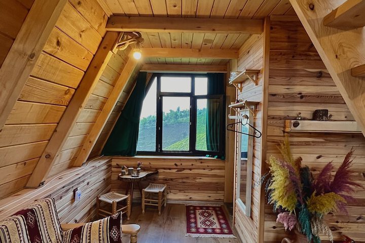 Room 2 of 7