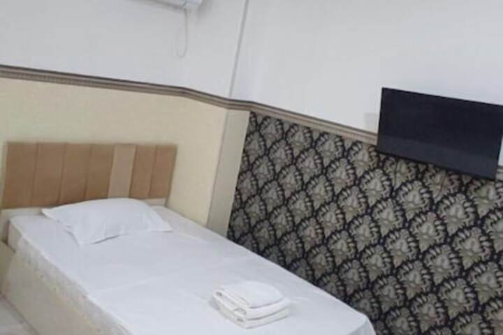 Room 13 of 23