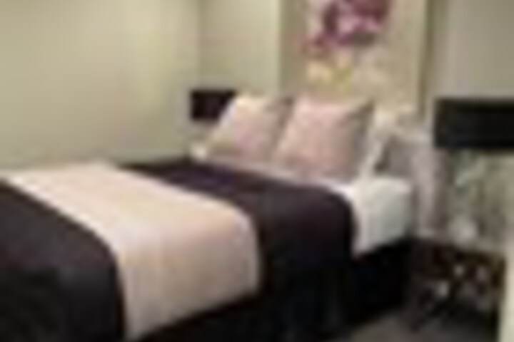Room 71 of 285