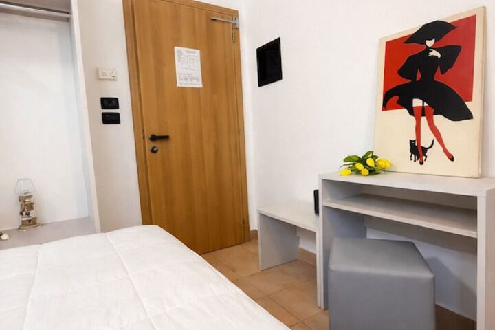 Room 11 of 40