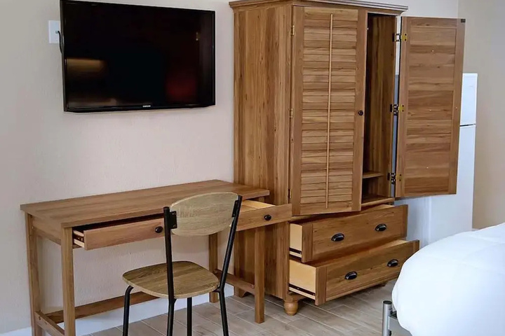 Room 2 of 15