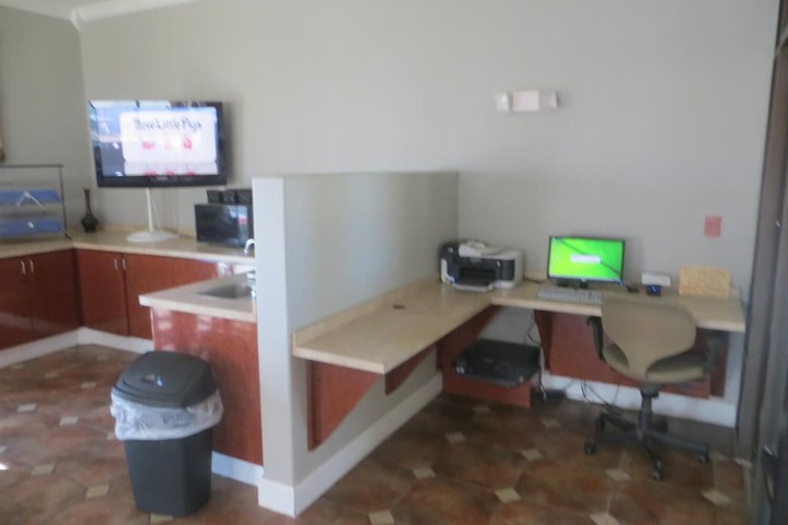 Business Center 20 of 26
