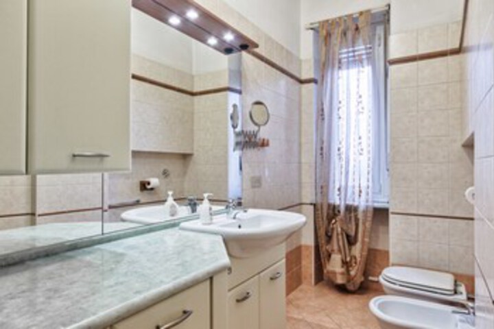 Room 2 of 20