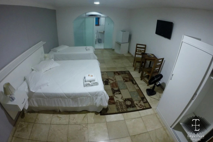 Room 5 of 12