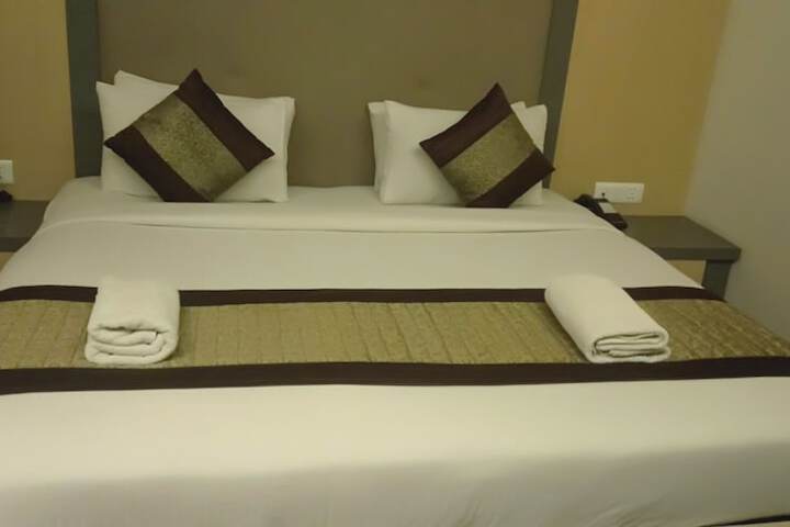 Room 10 of 30