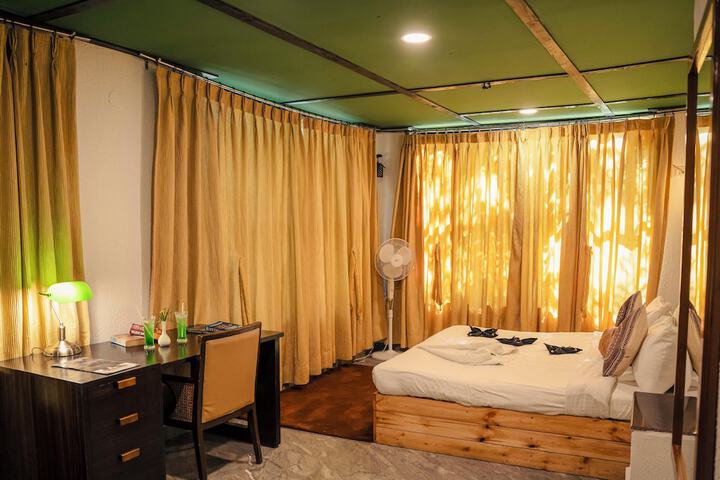 Room 26 of 89