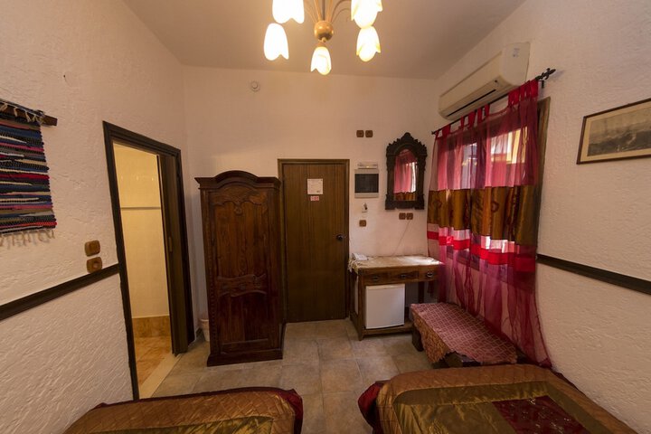 Room 42 of 69
