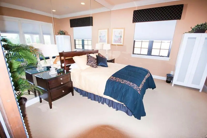 Room 6 of 22