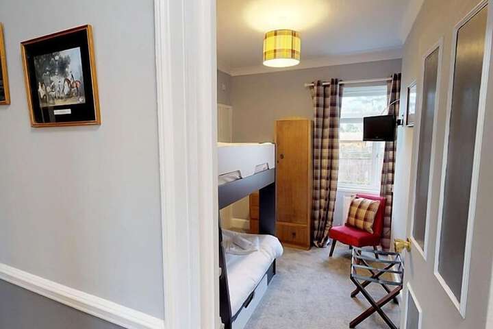 Room 12 of 37
