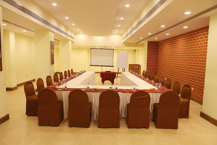 Business Center 54 of 58